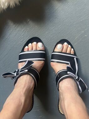 Unisa Black and White Ribbon Tie Sandals